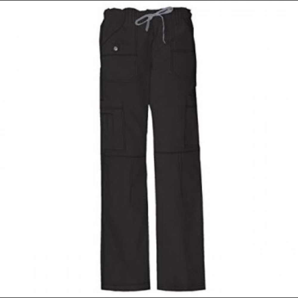 Black Dickies scrubs with gray stitching